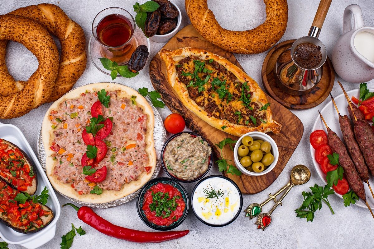 https://joinup.ro/api/cms/uploads/20_traditional_albanian_foods_every_tourist_should_try_107_0f16d4f51b.jpg