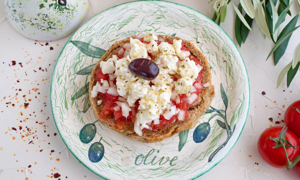 /api/cms/uploads/Greece_Dakos_traditional_greek_bruschetta_1_b0fc19c772.jpg