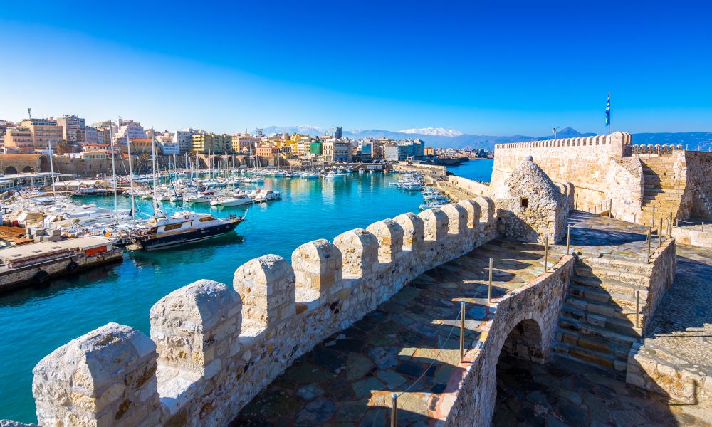 /api/cms/uploads/Heraklion_Harbor1_97285b4692.jpg