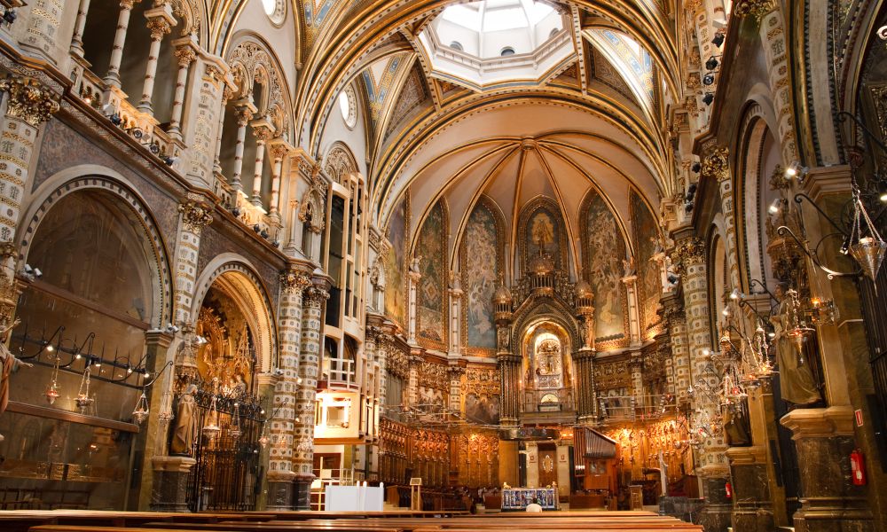 /api/cms/uploads/Montserrat2_8beb9d4591.jpg