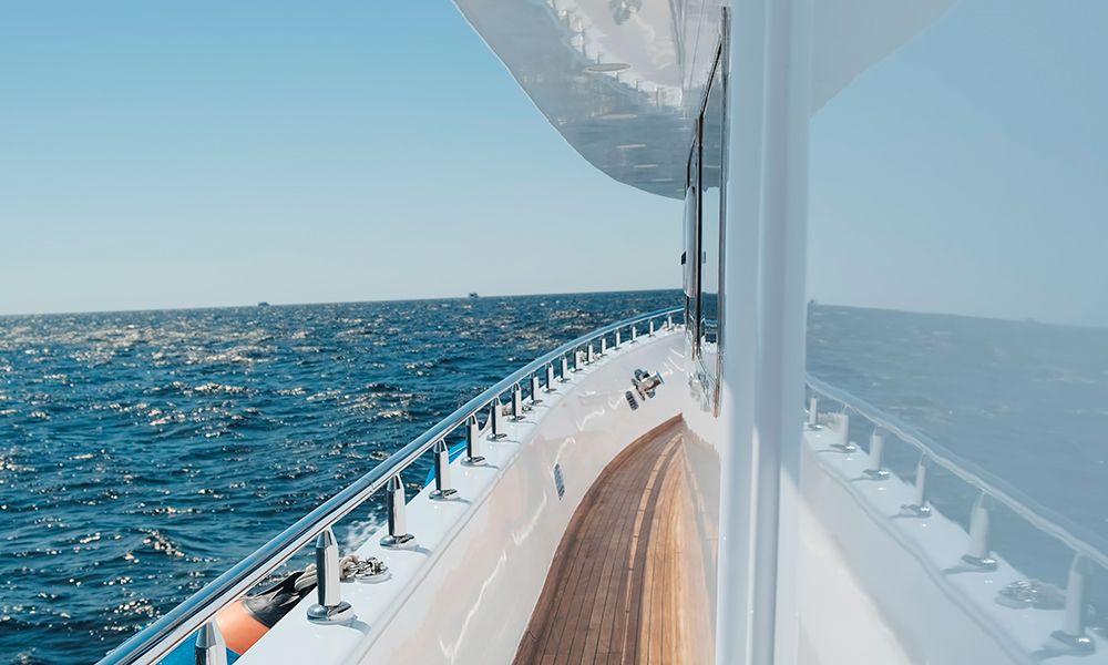 /api/cms/uploads/egypt_yacht_deck_sailing_c8cace2b07.jpg