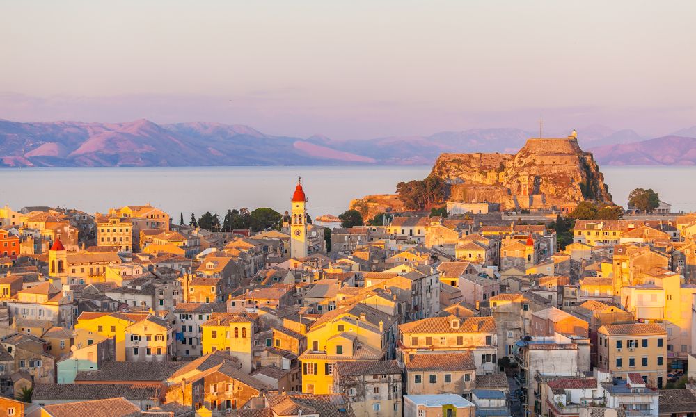 /api/cms/uploads/greece_corfu_island_Corfu_Town_05f83225d4.jpg