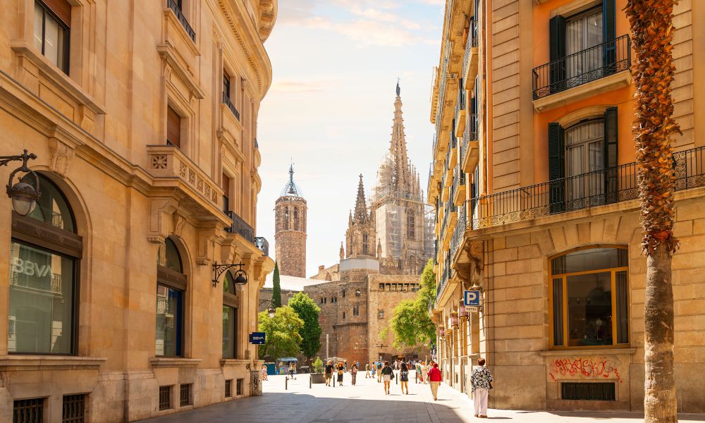 /api/cms/uploads/spain_barcelona_El_Born_district_54791a9f18.jpg