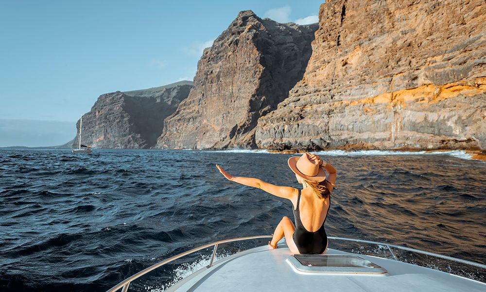 /api/cms/uploads/tenerife_girl_b266fde950.jpg