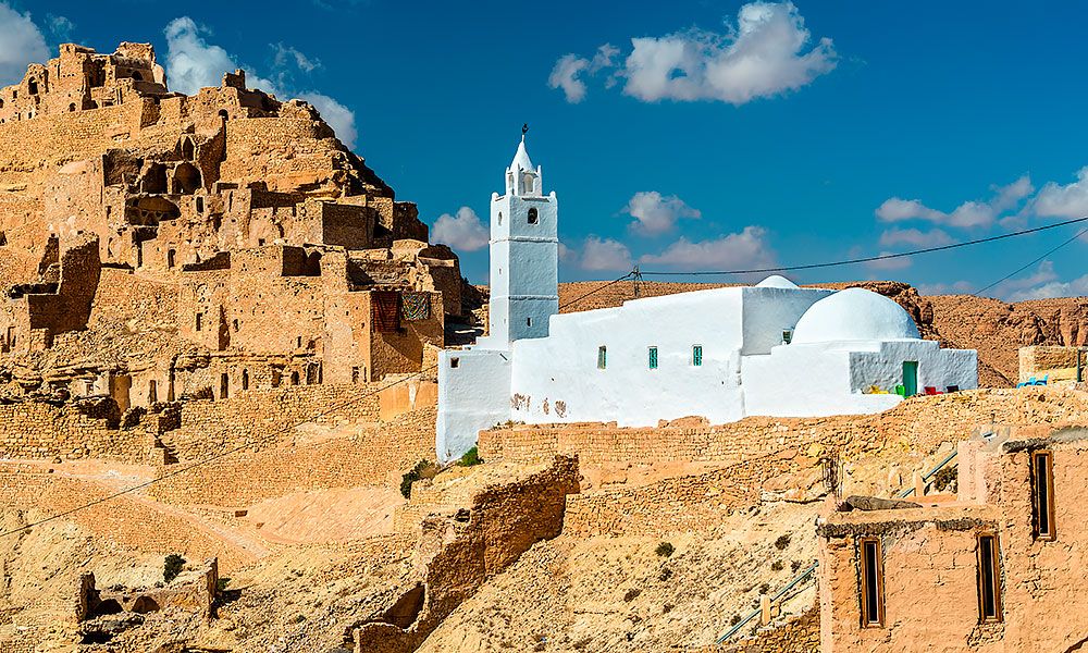 /api/cms/uploads/tunisia_Berber_village_in_Tataouine_4b4a1073f9.jpg