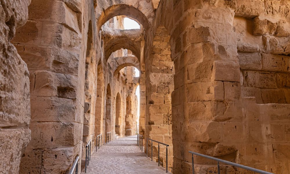 /api/cms/uploads/tunisia_el_djem_ampphitheater_interior_a6d80821f1.jpg