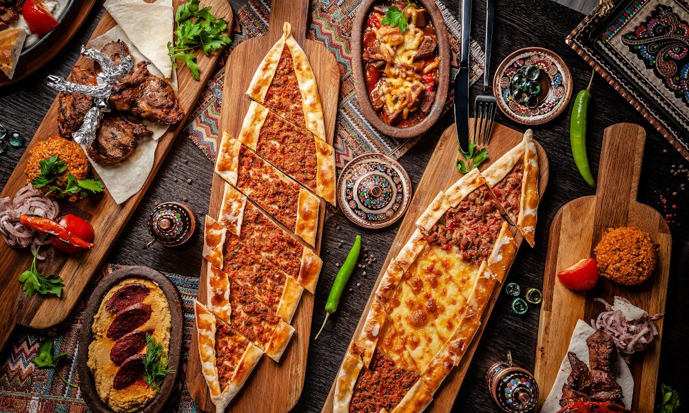 /api/cms/uploads/turkey_Peynirli_Pide_7e3f8217b3.jpg