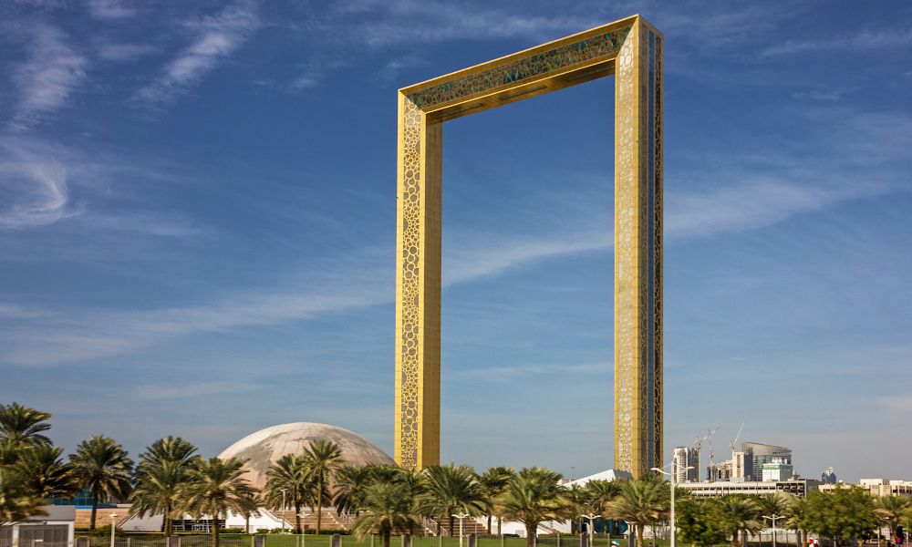/api/cms/uploads/uae_dubai_Dubai_Frame_8c425f4cef.jpg