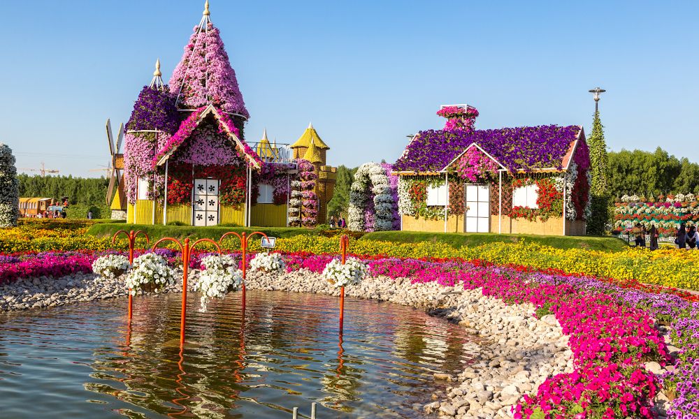 /api/cms/uploads/uae_dubai_Dubai_Miracle_Garden_2_fadd941e16.jpg
