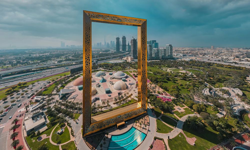 /api/cms/uploads/uae_dubai_dubai_frame_1_b94b7fae53.jpg