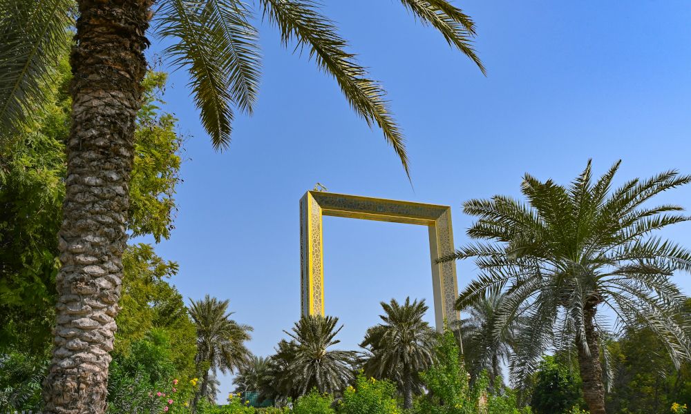 /api/cms/uploads/uae_dubai_frame_2_6f82a0ccde.jpg