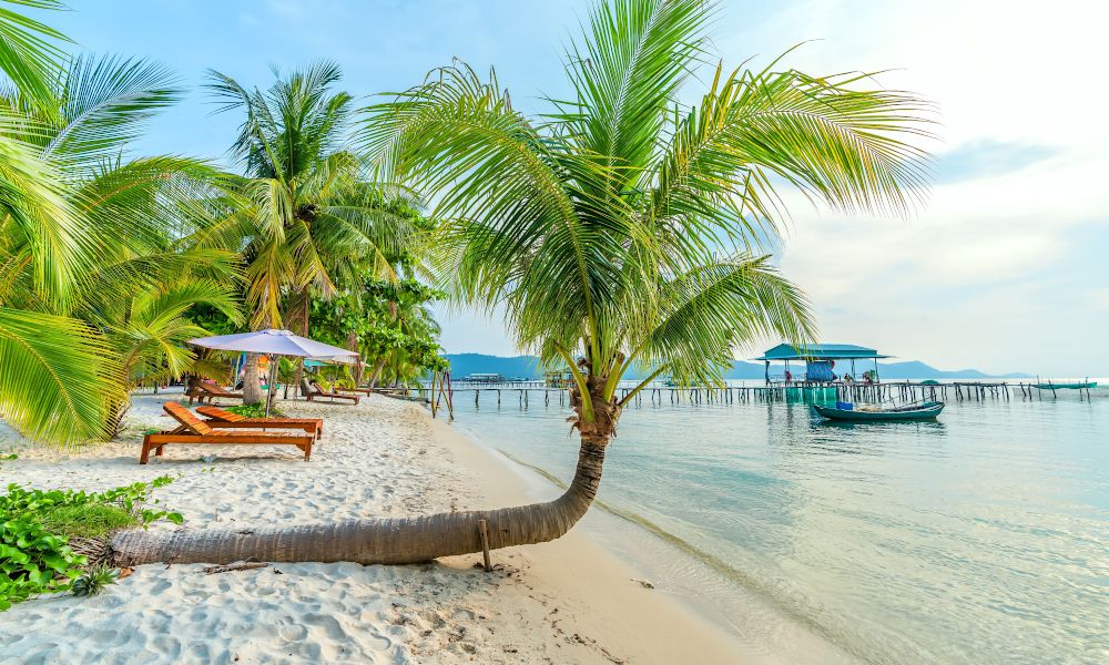 /api/cms/uploads/vietnam_phu_quoc_The_Starfish_beach_Rach_Vem_village_e1674f4e59.jpg